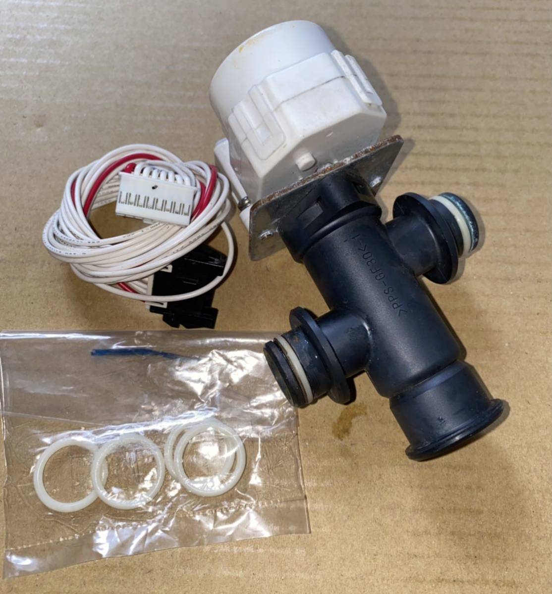 三菱 給湯器部品 混合弁 パッキン4枚セット SRT-4668WFU-BL 他 三菱 給湯器部品 混合弁 パッキン4枚セット SRT-4668WFU-BL 他