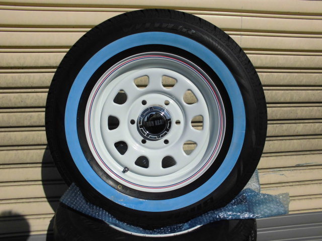 レビュー高評価の商品! 215 60R16 ホワイトリボン タイヤ 4本セット