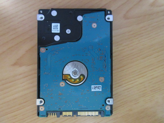 中古HDD TOSHIBA 500GB 2.5インチ 厚さ7mm 【ジャンク】_画像3