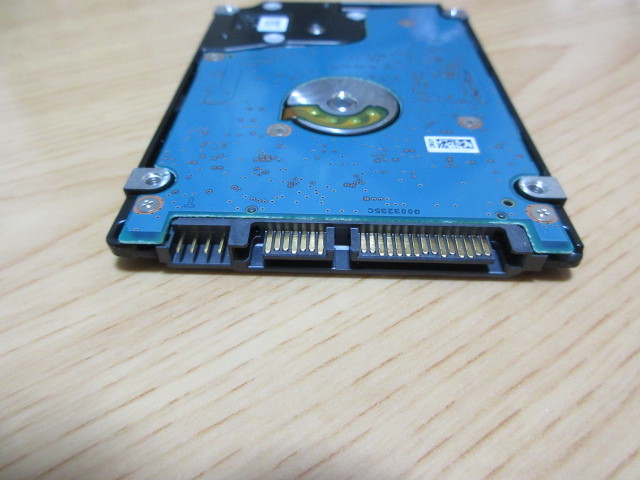 中古HDD TOSHIBA 500GB 2.5インチ 厚さ7mm 【ジャンク】_画像4