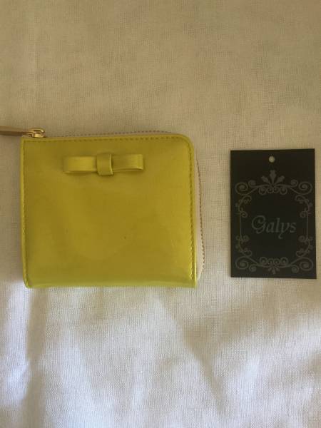  with defect * new goods *galysgya Lee z enamel zipper compact wallet * yellow real leather small compact 