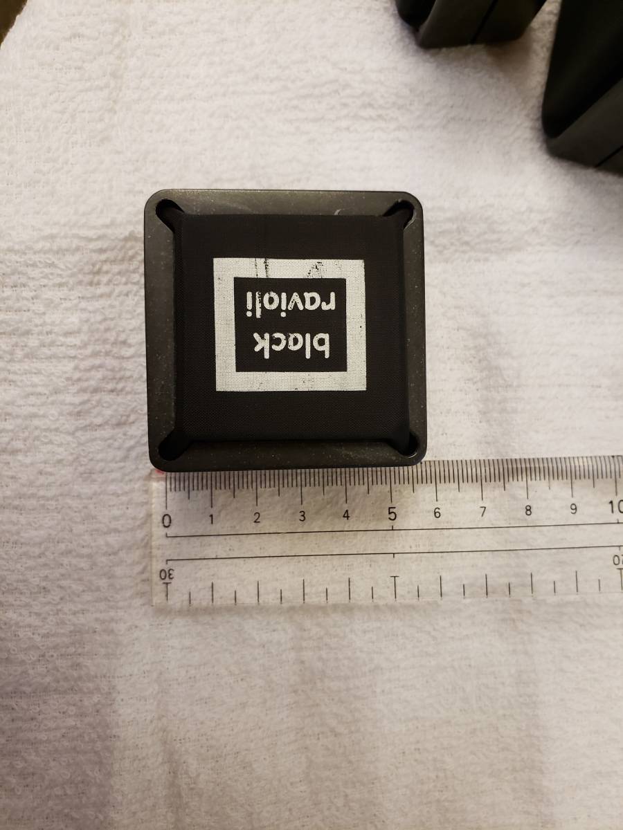 Black Ravioli Riser1 ブラックラビオリ インシュレーター【送料無料