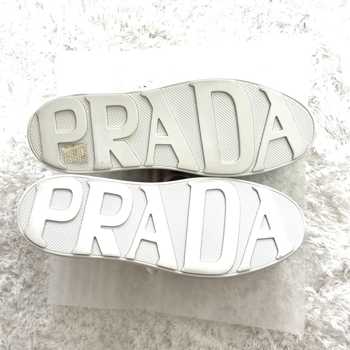 PRADA プラダ スニーカー ロボット 人気 完売品 厚底 ホワイト PRADA プラダ スニーカー ロボット 人気 完売品 厚底 ホワイト