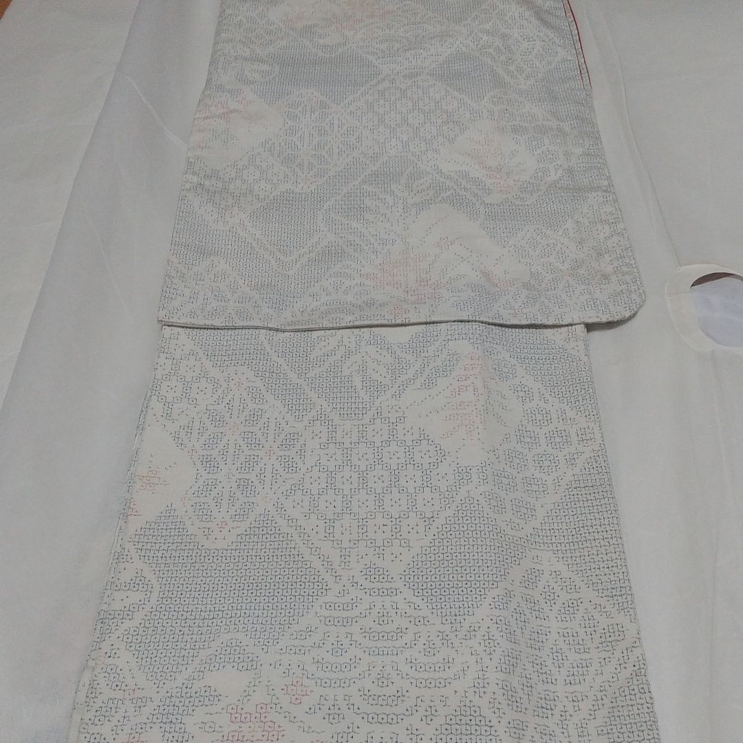 新品 未使用 正絹 本場結城紬 白結城 藍亀甲100 古典文様 白系