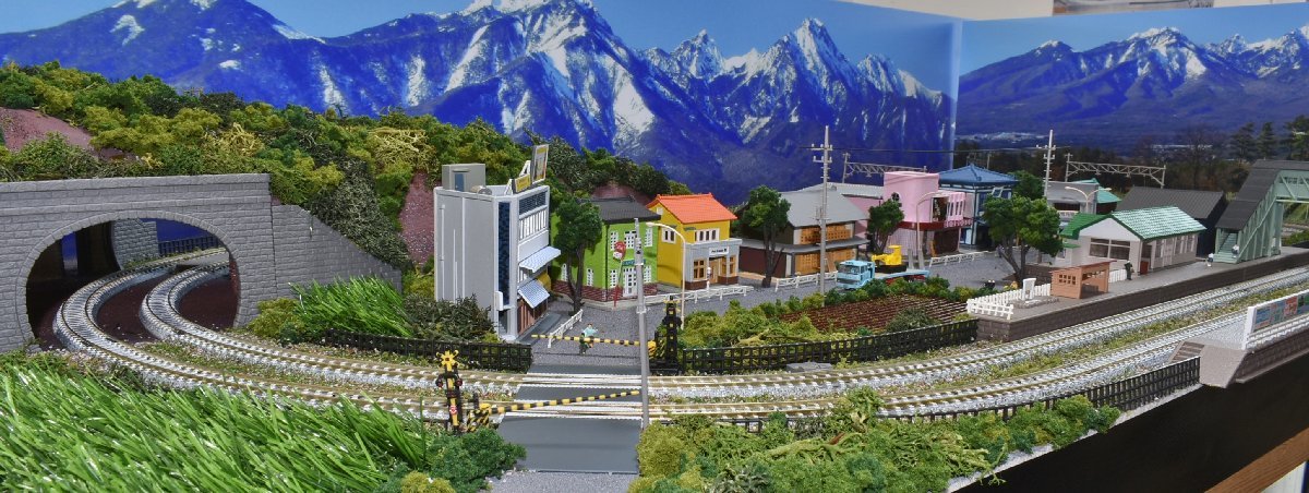 SAZAN】鉄道ジオラマレイアウト複線※120x60cm 昭和の街(Wクロス SAZAN】鉄道ジオラマレイアウト複線※120x60cm 昭和の街(Wクロス