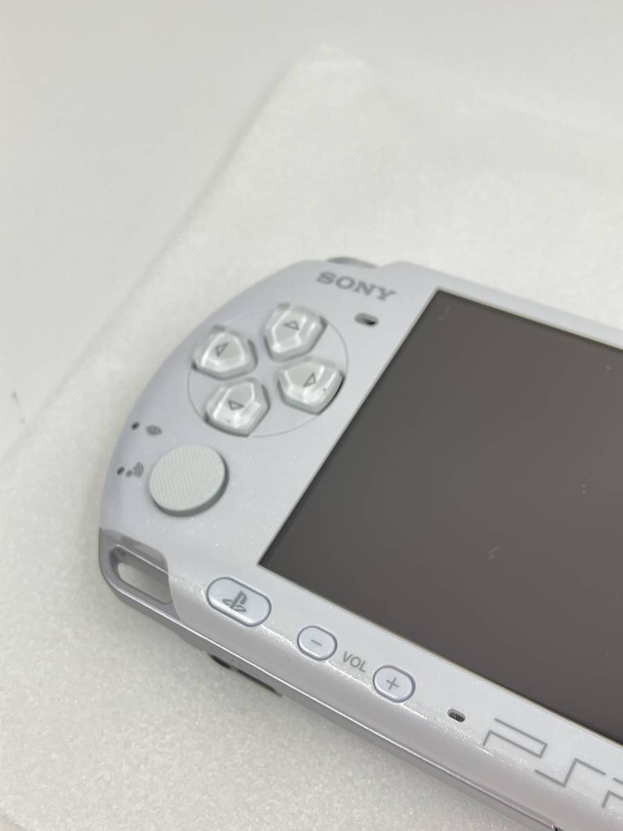 新品同様~極美品】 PSP‐3000 パールホワイト (PSP-3000PW) 動作保証