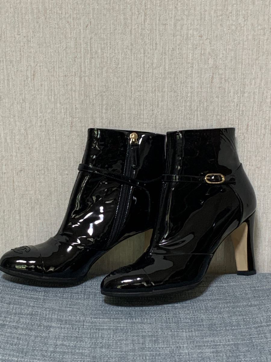 CHANEL ゴールド×ブラック 大きめバックル ベルト 太め エナメル CHANELゴールド×ブラック大きめバックルベルト太めエナメル