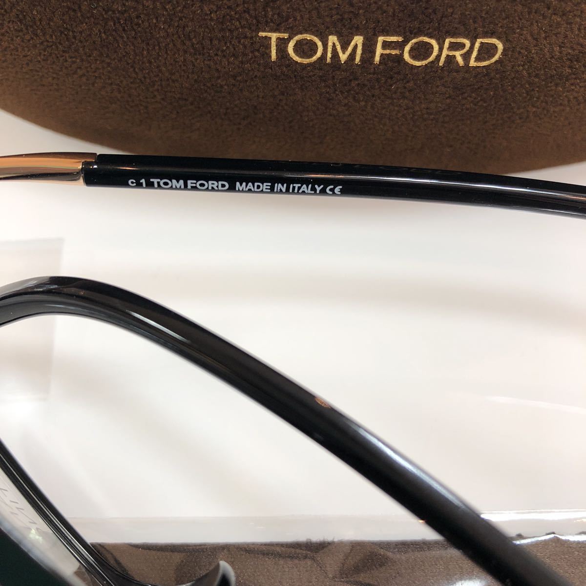 今週の目玉! 安心の国内正規品 TOM FORD トムフォード TF5398-F 001