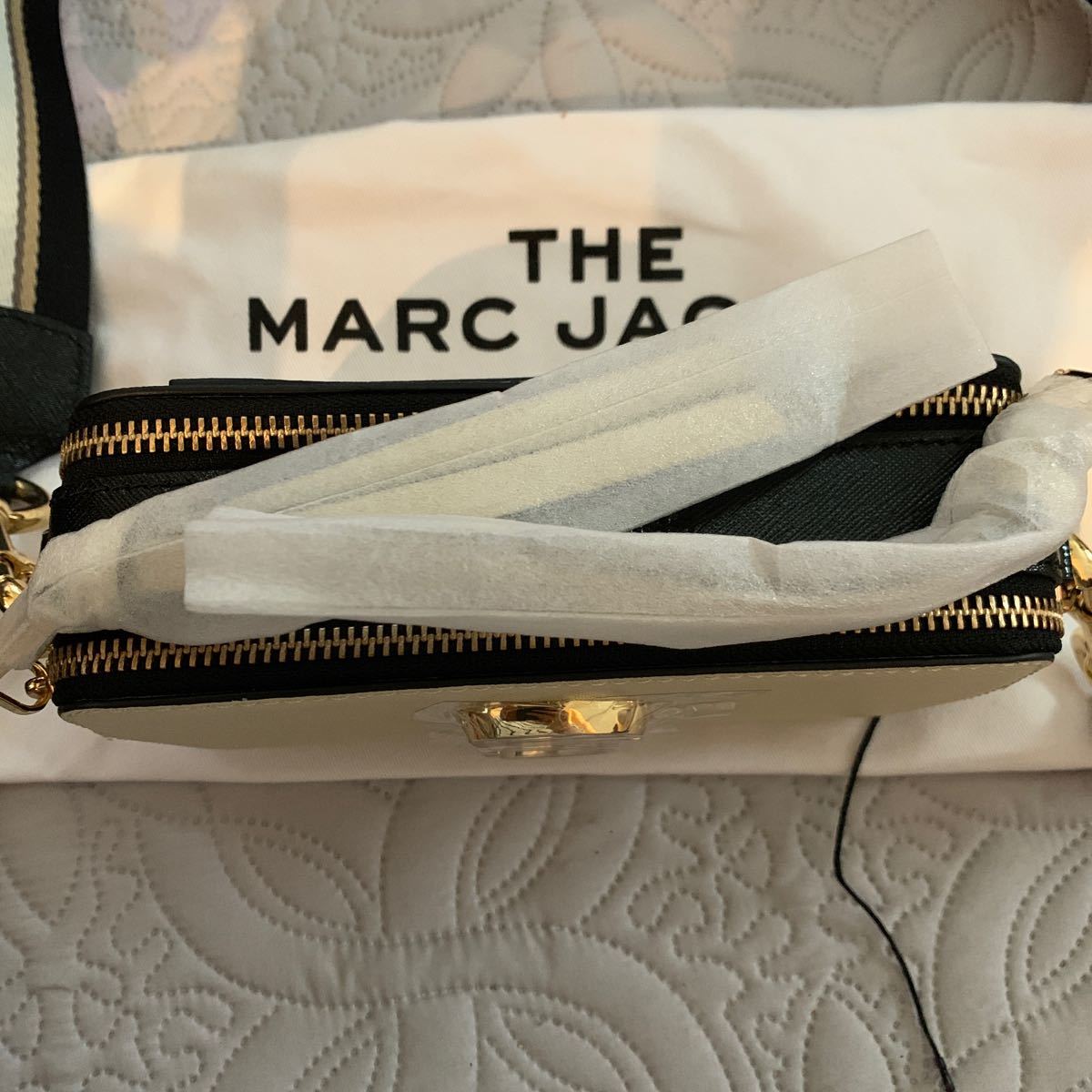 未使用　マークジェイコブス スナップショットカメラバッグ レザーショルダーバッグ MARC JACOBS