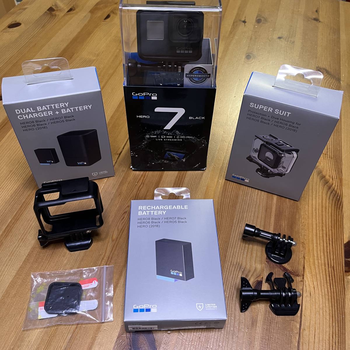 GoPro HERO 7 Black、純正 バッテリー x2(計 3個)、純正バッテリー