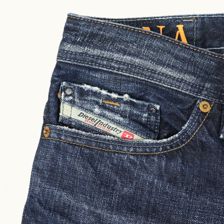 参考定価¥48 500- イタリア製 DIESEL D.N.A. ディーゼル THANAZ 0074K 参考定価¥48 500- イタリア製 DIESEL D.N.A. ディーゼル THANAZ 0074K