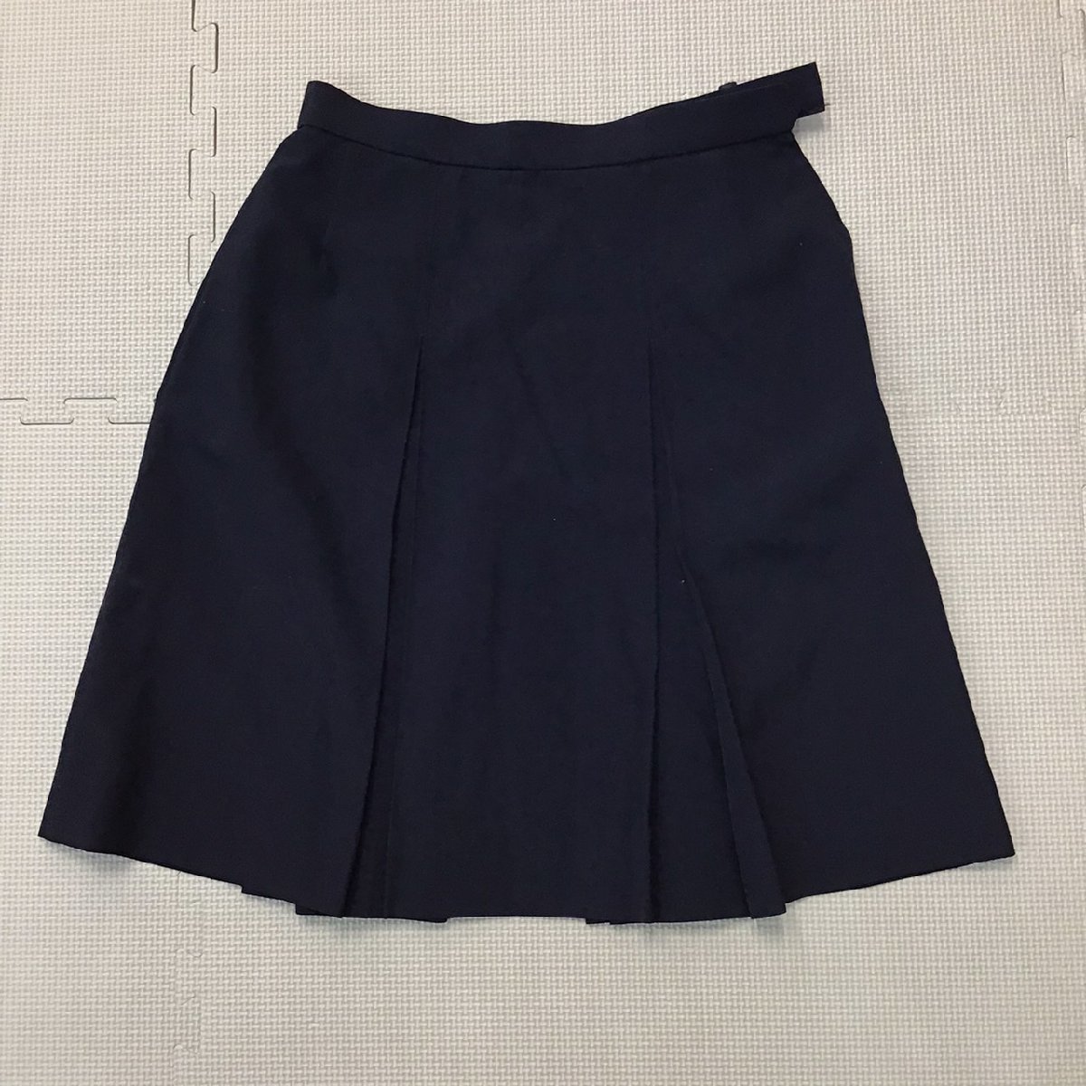 O695 (中古) 校名不明 セーラー服 上下セット /M/W63/丈53/セーラー/スカート/夏服/半袖/制服/中学校/高校/女子学生/学生/学生服_画像7