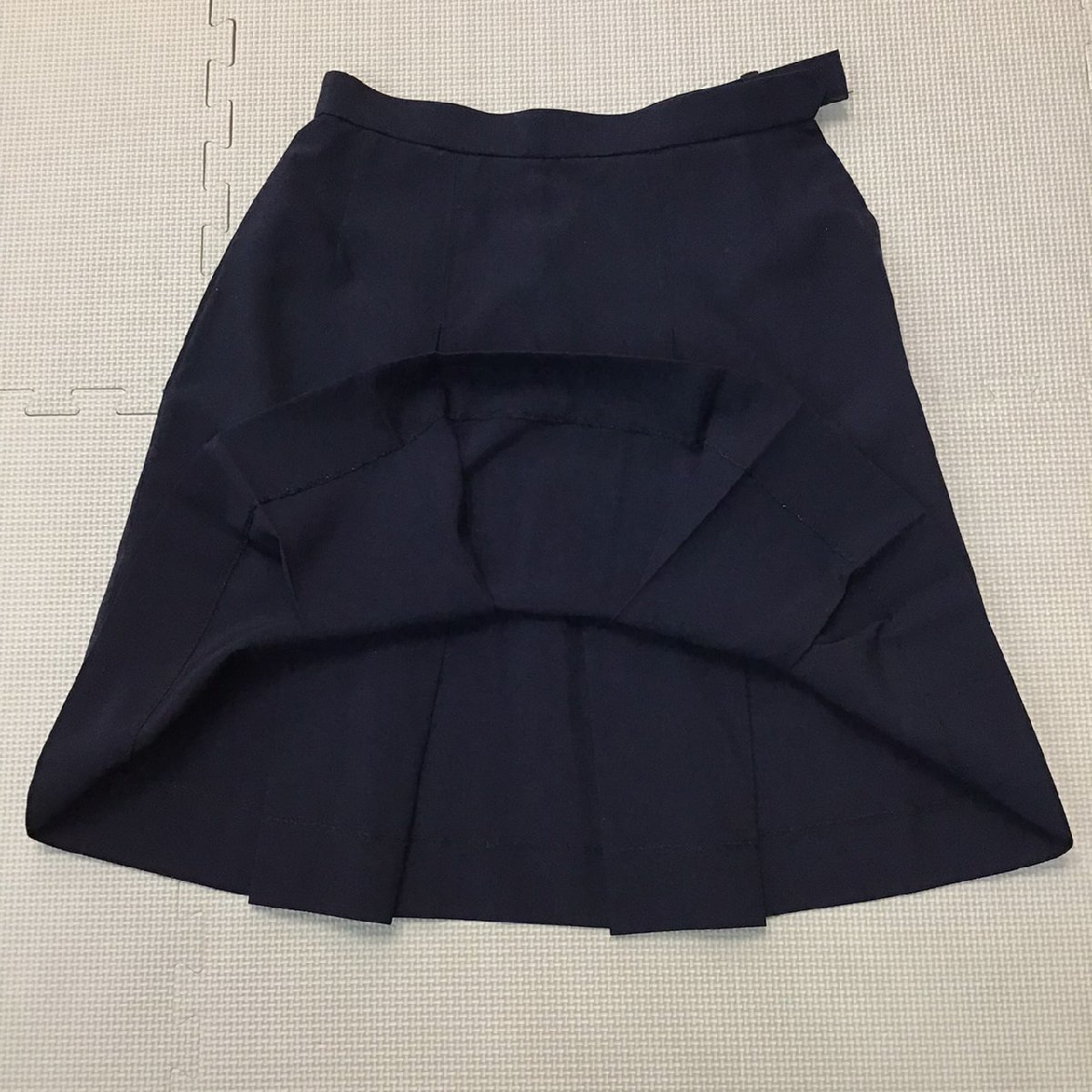 O695 (中古) 校名不明 セーラー服 上下セット /M/W63/丈53/セーラー/スカート/夏服/半袖/制服/中学校/高校/女子学生/学生/学生服_画像8