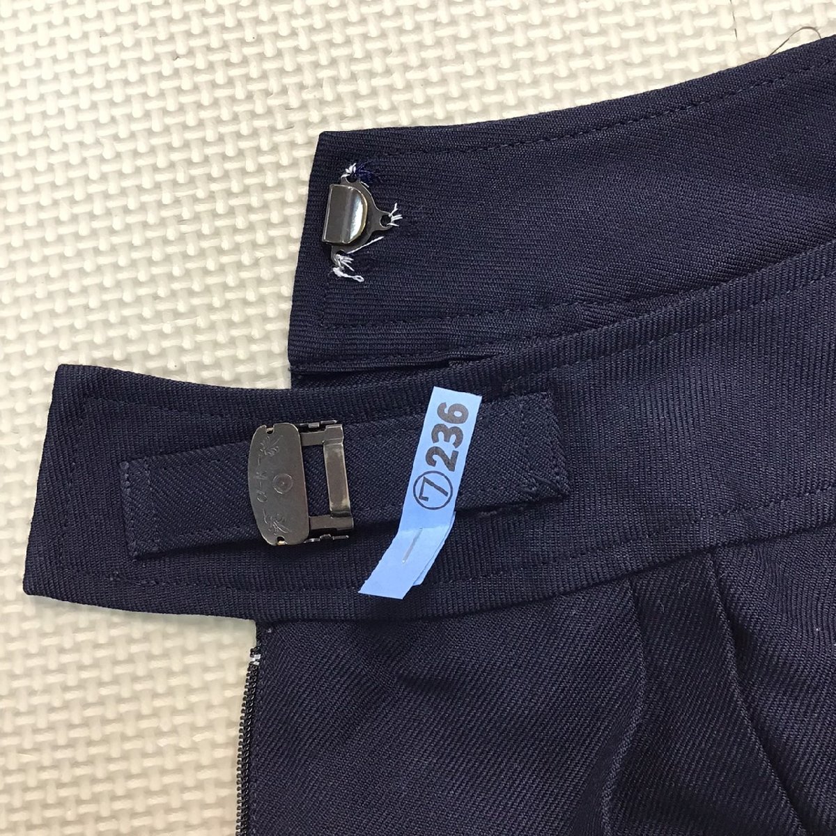 O237 (中古) 広島県 井口高校 3点セット /校章付/165A/W60 O237 (中古) 広島県 井口高校 3点セット /校章付/165A/W60