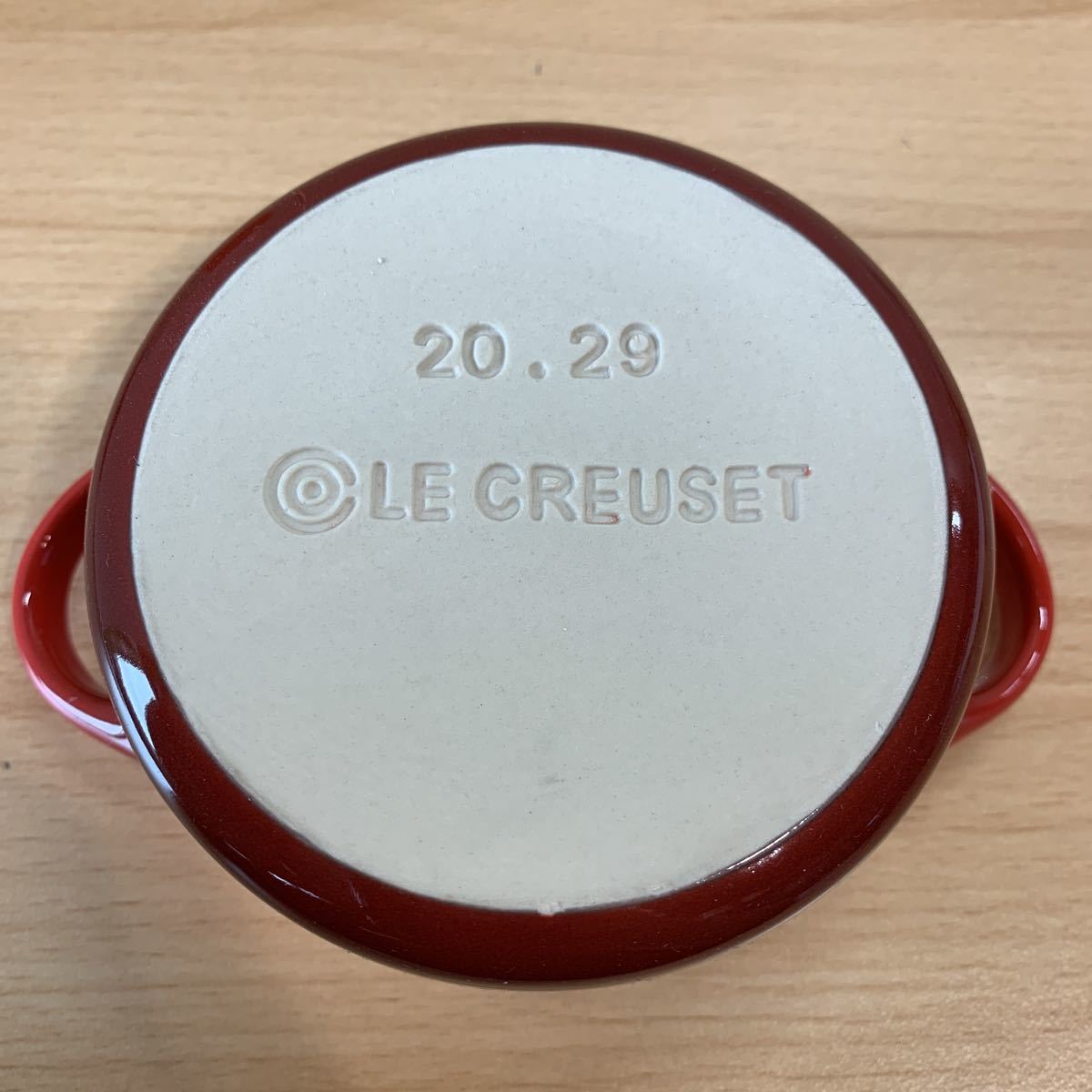ル・クルーゼ(Le Creuset) 耐熱容器 ミニ・ココット チェリーレッド 耐熱 耐冷 電子レンジ オーブン 対応 ゴールドハートノブ(071214k)の画像6