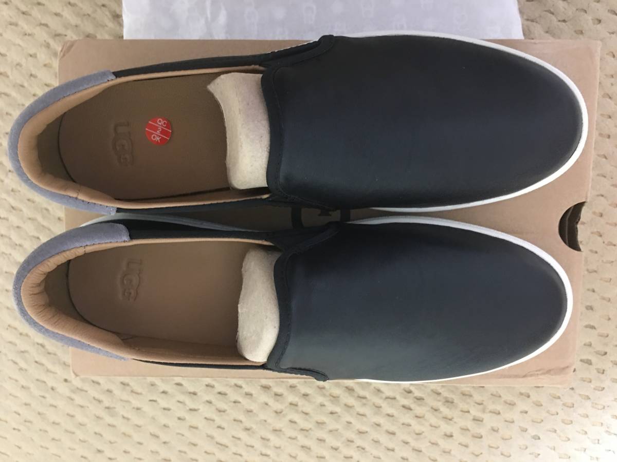 UGG レザースリッポン US11(28cm) 新品 ブラックの画像2