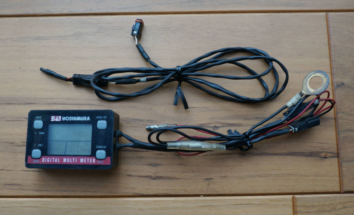 【通電確認】ヨシムラ製 デジタルマルチテンプメーター 油温計 電圧計 時計 gpz900r Z900RS ゼファー1100 ZRX1200 XJR1300 CB1300