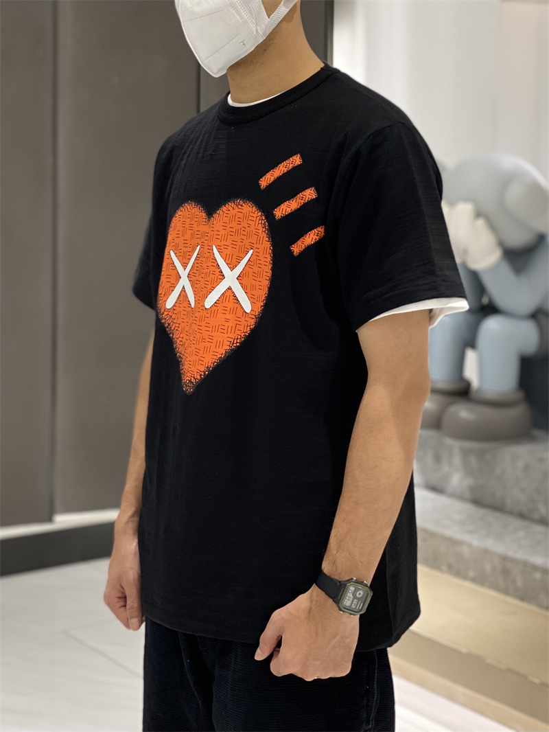 即納】 HUMAN MADE KAWSコラボ Tシャツ KAWS Lサイズ econet.bi
