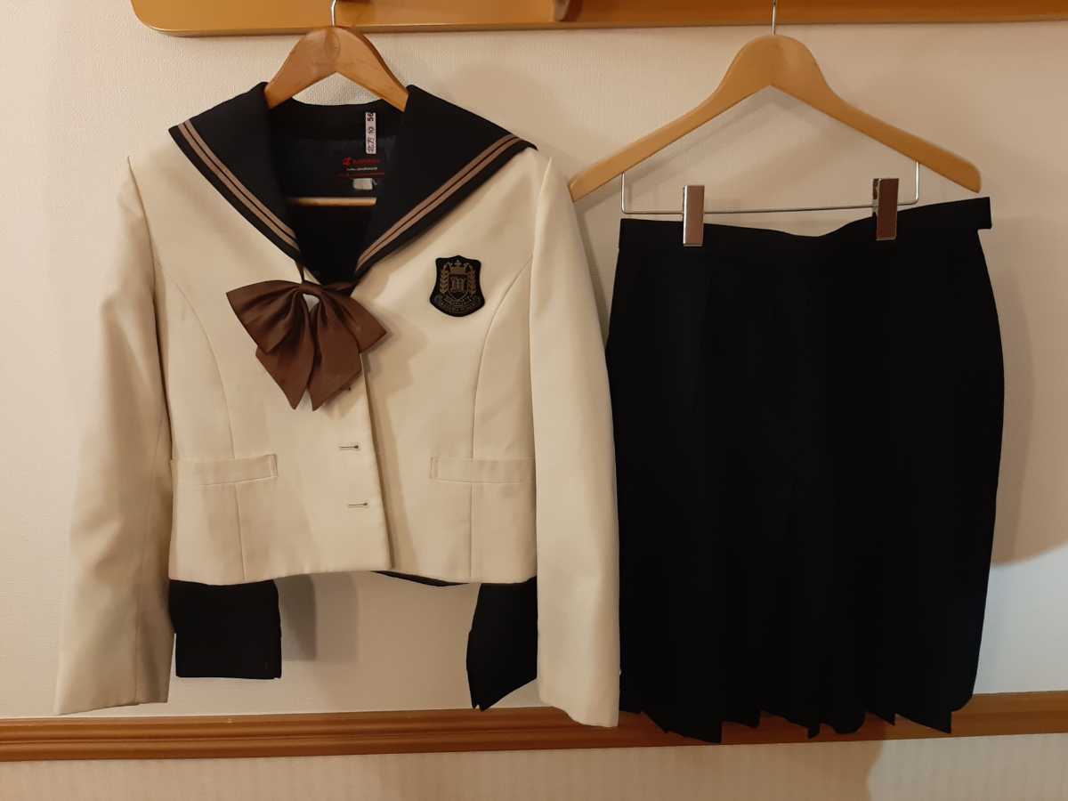 岡山南高校 / 制服 / 卒業生保管品/ セーラー服 / 冬服上下&夏服 岡山南高校 / 制服 / 卒業生保管品/ セーラー服 / 冬服上下&夏服