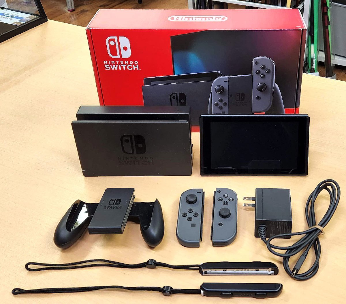 初期化済・動作良好・美品 ニンテンドー スイッチ 本体 新型 グレー