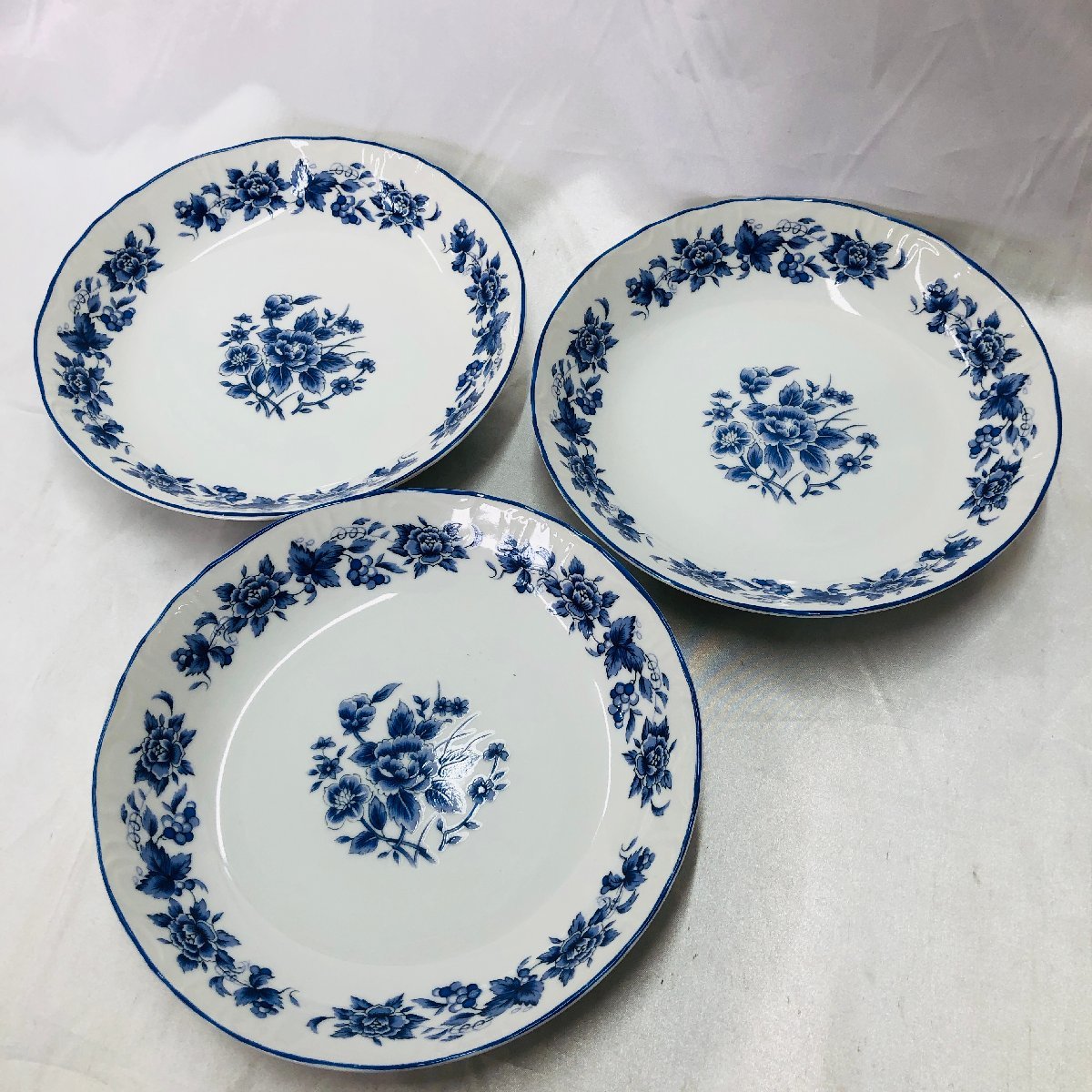 【中古保管品/KSH】Central CHINA セントラル チャイナ 中皿 丸皿 花絵 径約19.5cm 洋食器 3客セット　MZ0728　　_画像3