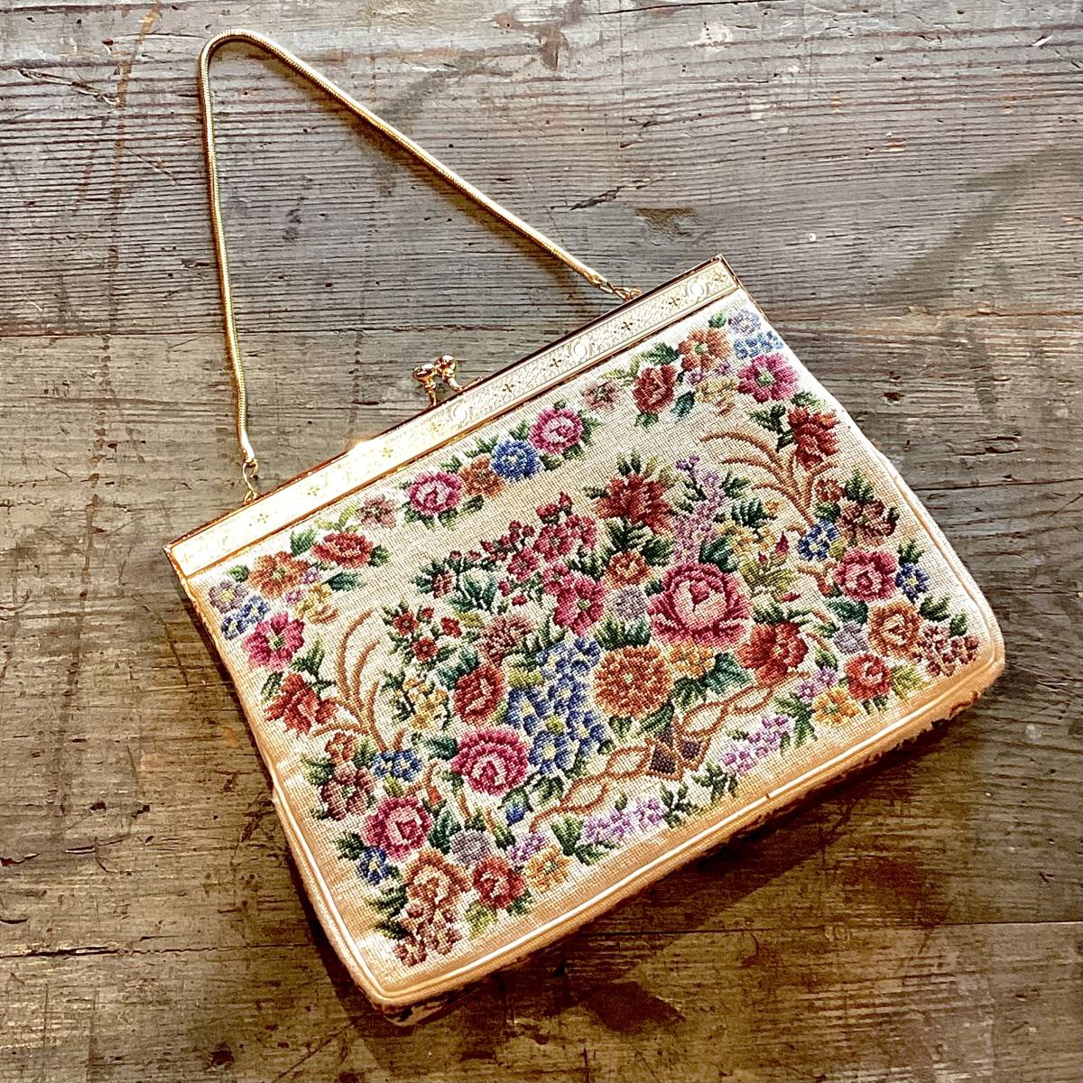 *petit point/ small po one / bulrush .. bag / party bag / handbag / Vintage /vintage/ floral print 