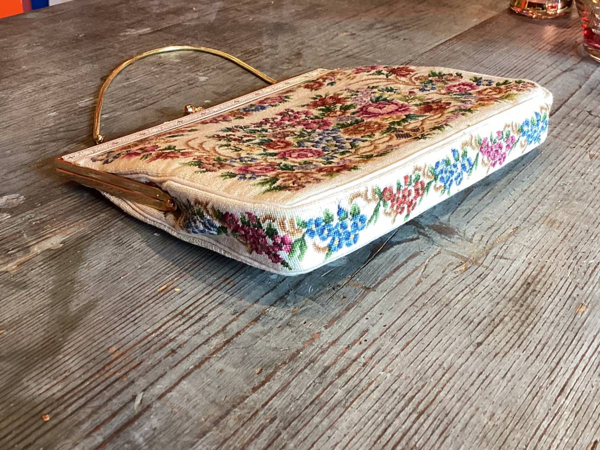 *petit point/ small po one / bulrush .. bag / party bag / handbag / Vintage /vintage/ floral print 