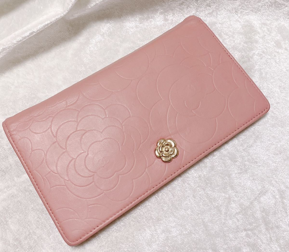 CHANEL カメリア ピンクベージュ 長財布 二つ折 び rsgmladokgi.com