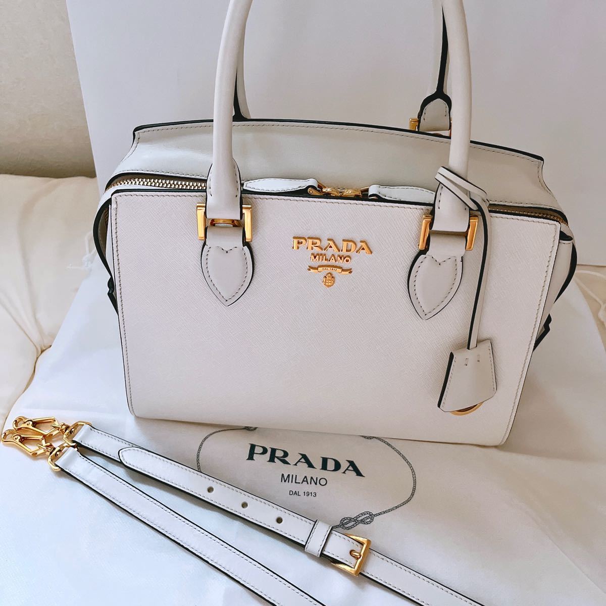 専用☆プラダ PRADA サフィアーノ ホワイト 白 ゴールド ハンドバッグ ショルダーバッグ 2way 上品 高級感