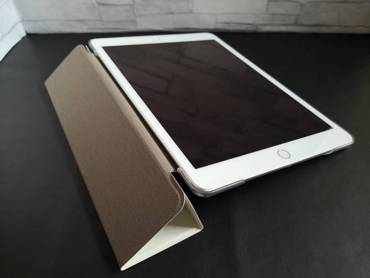 (薄型 軽量) iPad Air3/Pro10.5 共用 ホワイト レザー スマートケース スタンド機能付_画像4