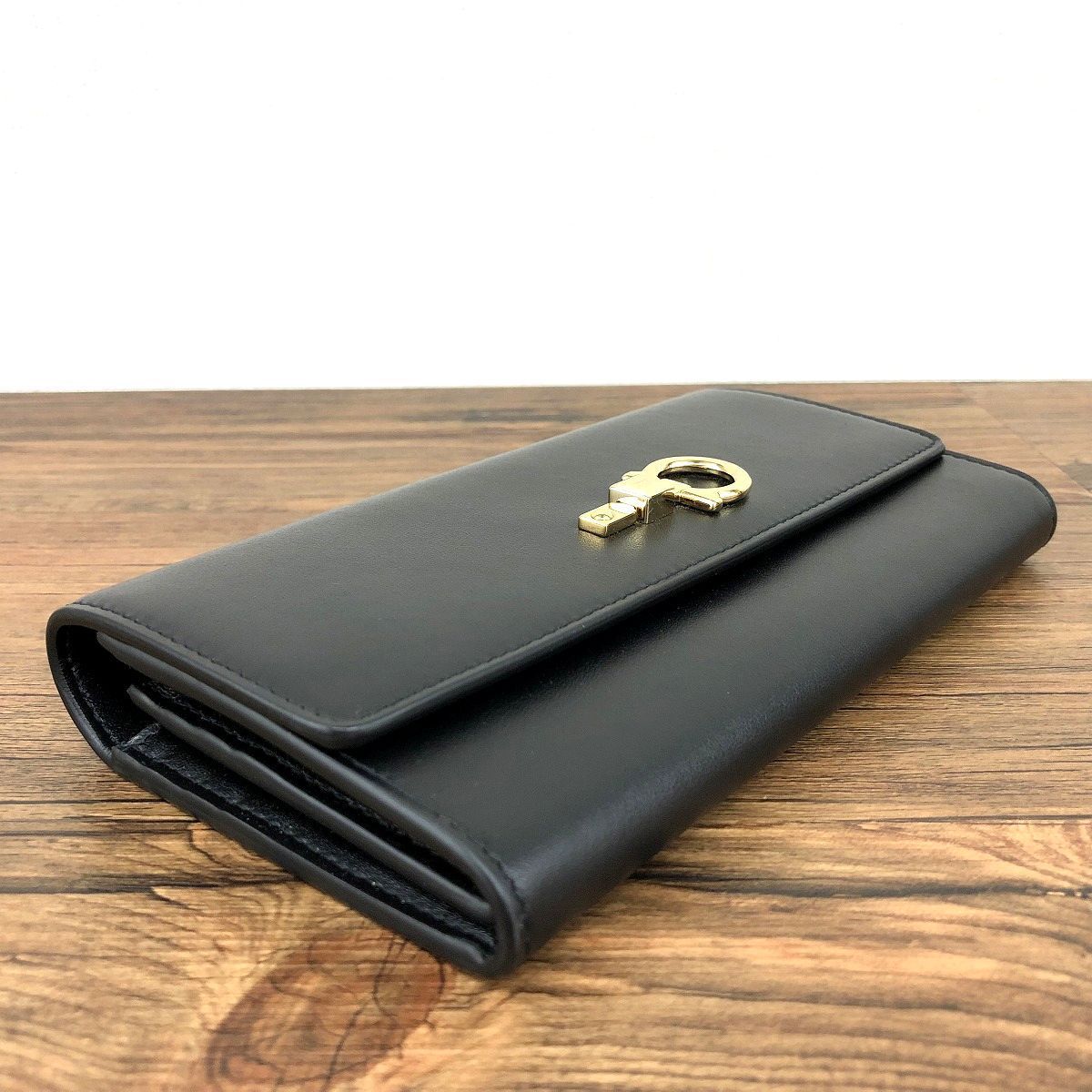 ☆送料無料☆ 未使用品 Salvatore Ferragamo 長財布 22-D999