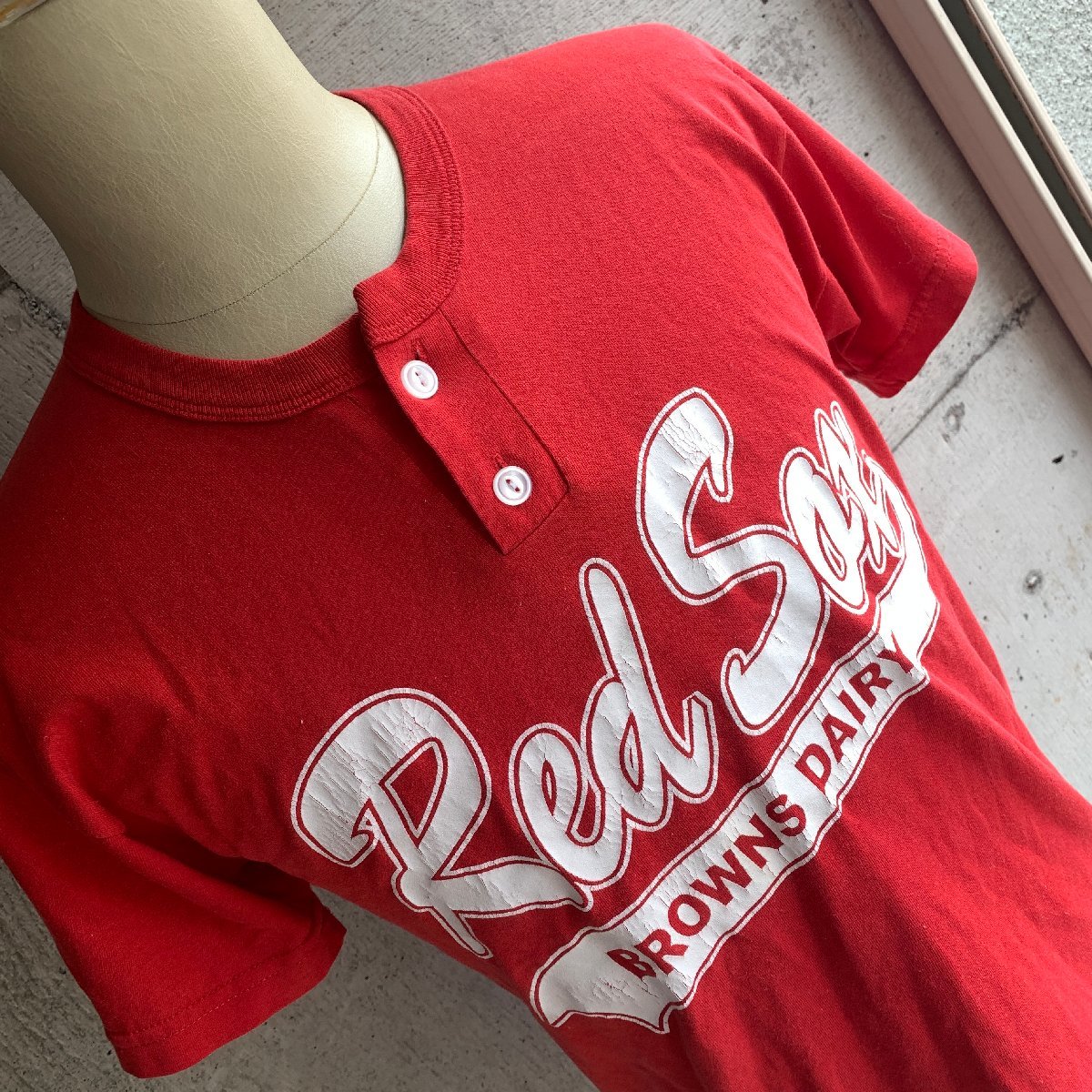 U.S Used Clothing RUSSELL Boston Red Sox T-Shirt アメリカ古着 ラッセル ボストン レッドソックス ヘンリーネック Tシャツ 赤 S size_画像1