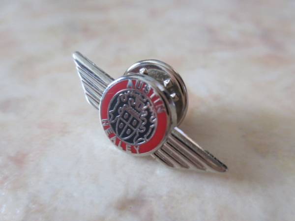  Austin * Healey. Britain made pin badge * Mini Cooper * Britain car *BMC*RAC*MG* Triumph * Lotus *RR* Lotus 