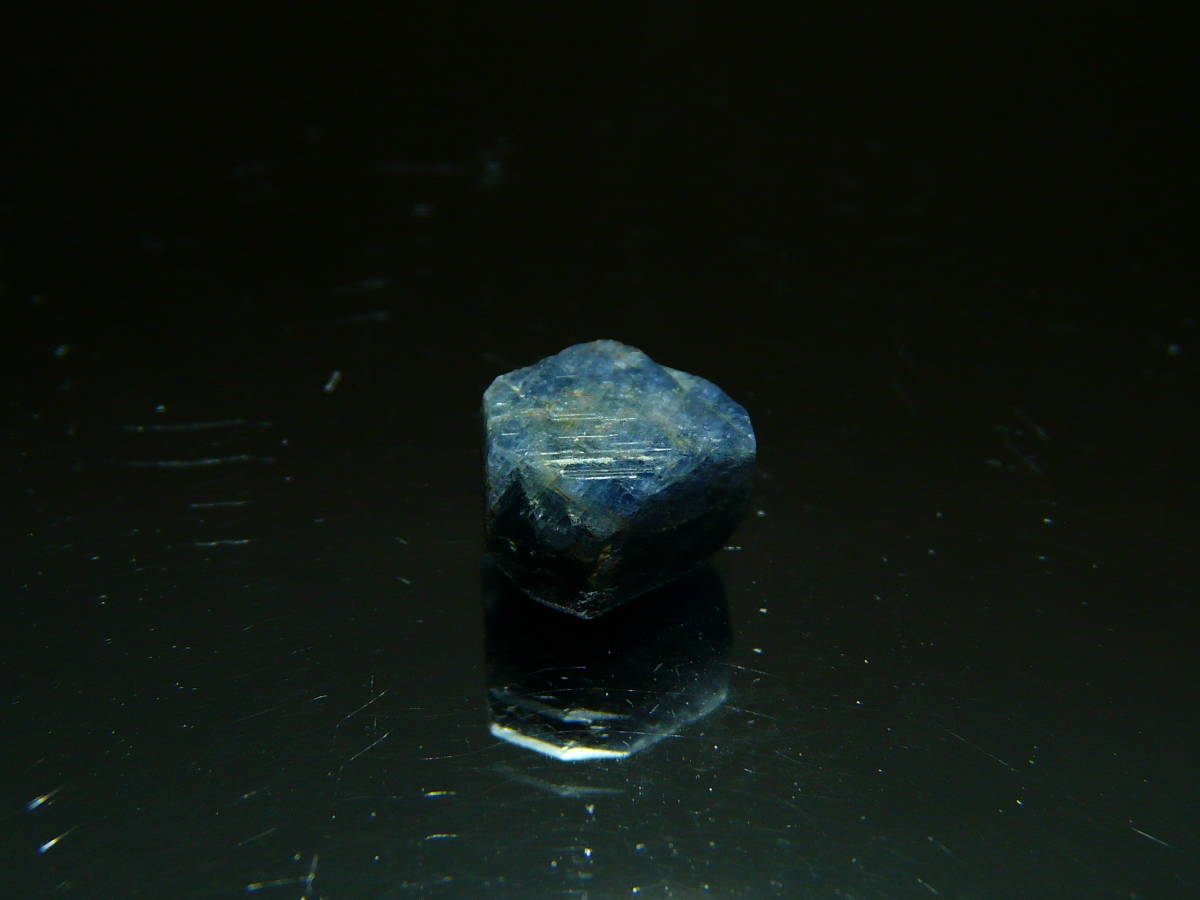 Q250 ★紫外線 DE 蛍光★ マダガスカル産  サファイア結晶の画像5