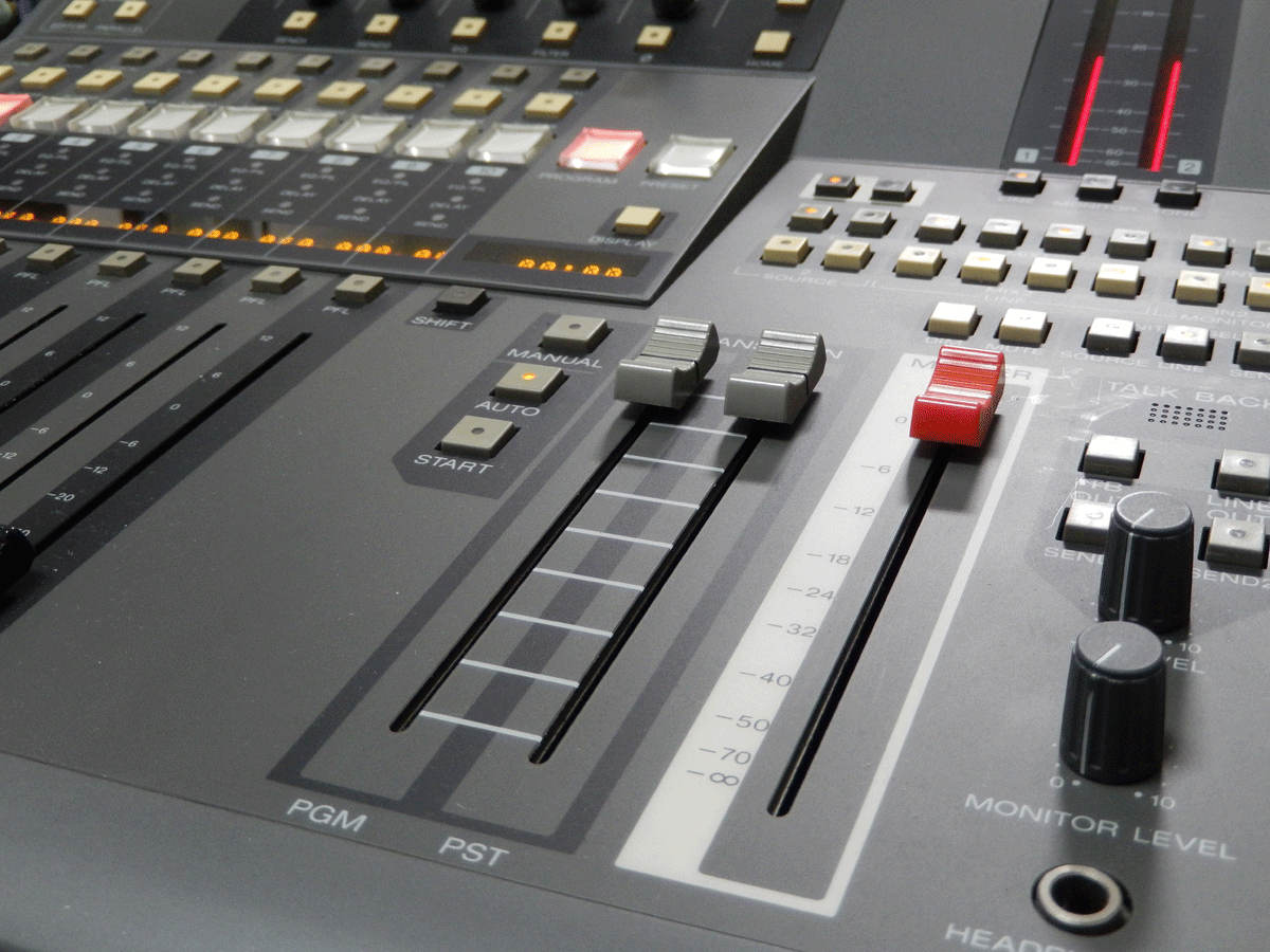 DMX-E2000 (SONY) DIGITAL AUDIO MIXER 16CH AES/EBU INPUT 2CH DMX-E2000 (SONY) DIGITAL AUDIO MIXER 16CH AES/EBU INPUT 2CH