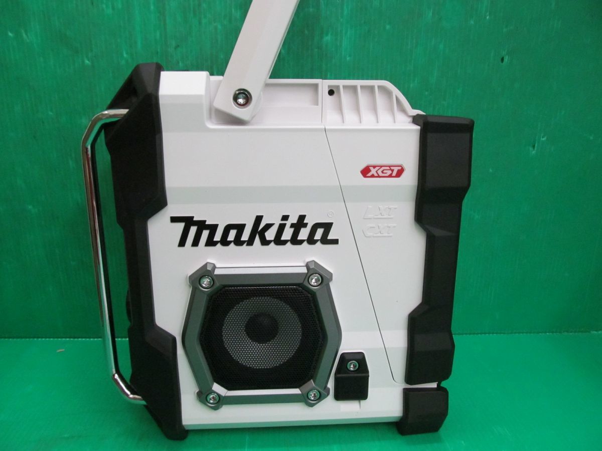 マキタ makita 40V対応 充電式ラジオ MR001GZW 10.8V〜40V 本体のみ(バッテリ 充電器別売) 未使用 保管品 