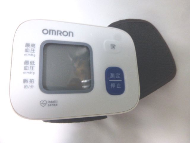 未使用】オムロン手首式自動血圧計HEM-6162 商品细节| 雅虎拍卖| One