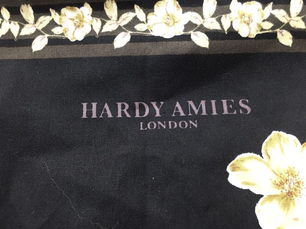 □ 未使用 タグ付き HARDY AMIES ハーディ・エイミス レディース エプロン 黒 花柄 ゆったりサイズ キッチングッズ 小物 綿100%_画像5