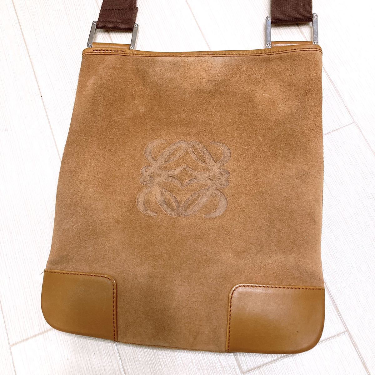 購入人気商品 【美品】LOEWE ロエベ ショルダーバッグ アナグラム