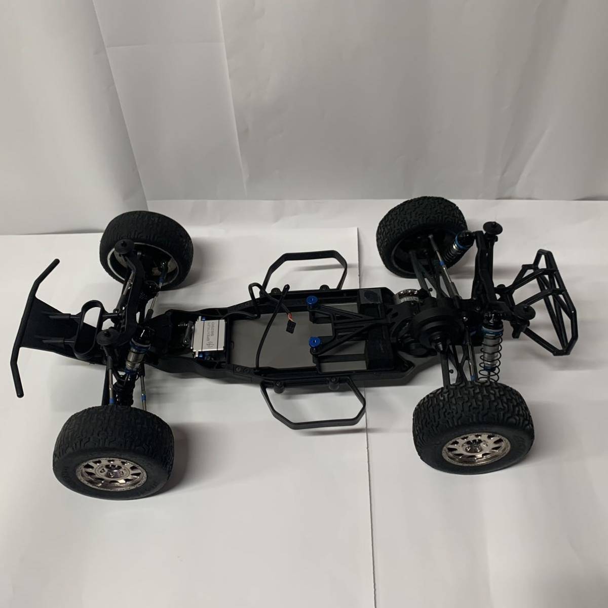 ラジコンシャーシ 黒と青 前後サスペンション付き Yahoo!オークション - 1/10アソシSC5MショートコーストラックRC