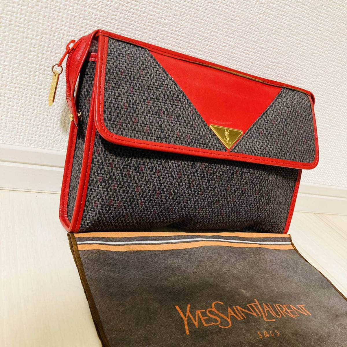 ☆即決☆ YVESAINT LAURENT イブサンローラン セカンドバッグ トレンチ