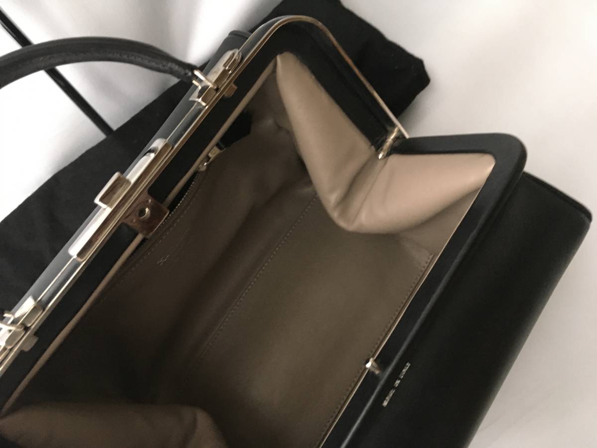 極美品 GIORGIO ARMANI(ジョルジオアルマーニ) レザー ショルダー