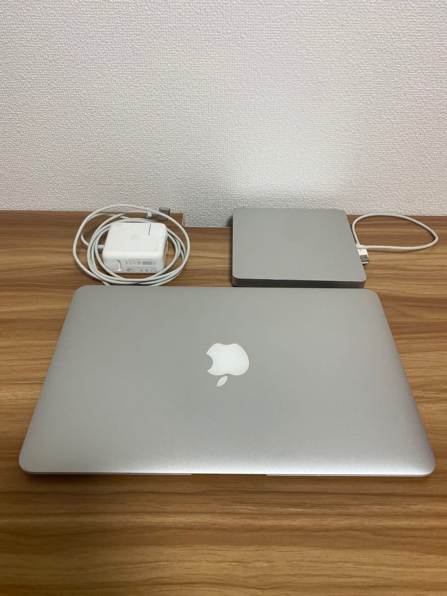 美品MacBook Air (11-inch, Mid 2012)