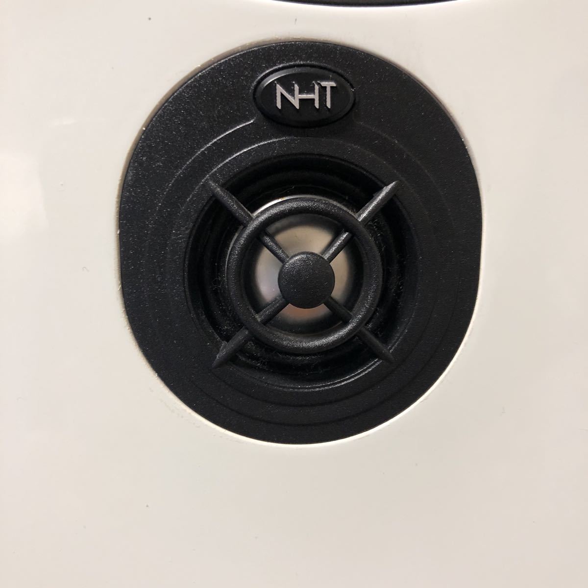 NHT ST4トールボーイスピーカー ホワイト 限定 | smsgolubovci.me