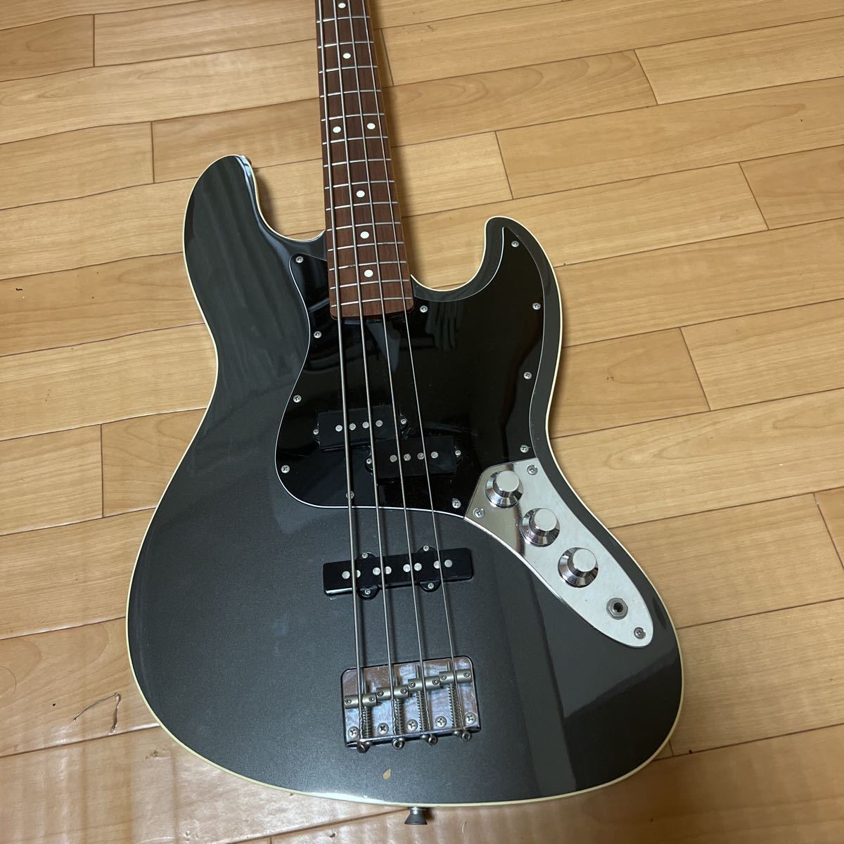 Fender フェンダーエレキベース JAZZ BASS 音出し確認済み | contifarma.pe