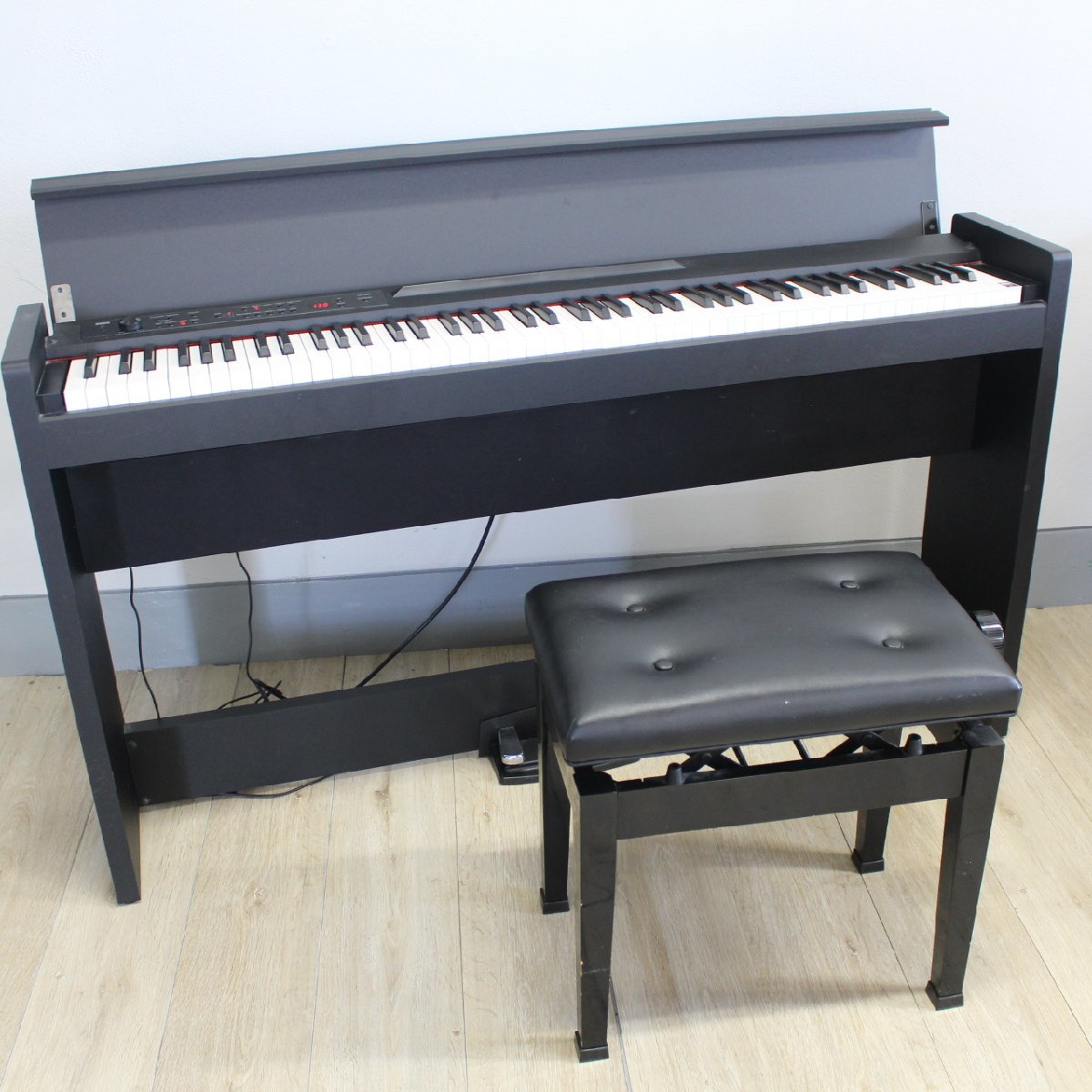 T125) KORG 電子ピアノ 2014年製 LP-380 ブラック 88鍵 音色数30 RH3鍵盤 エフェクト3つ 椅子付き 楽器 コルグ  直取り/自社配送限定