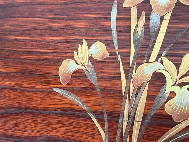 木製お盆　持ち手つき　菖蒲絵図　金彩　52㎝×32㎝　伝統工芸：D707_画像7