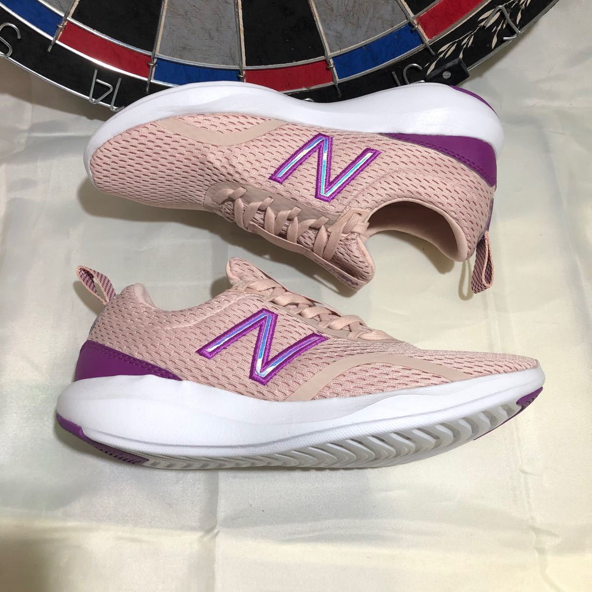 未使用　newbalance  ランニングシューズ　22.5cm 