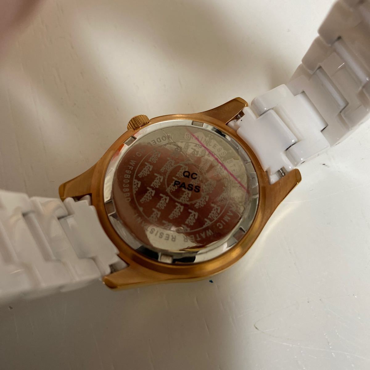 フォリフォリ　腕時計　ホワイト　ゴールド　FolliFollie WF9B038BDS_xx