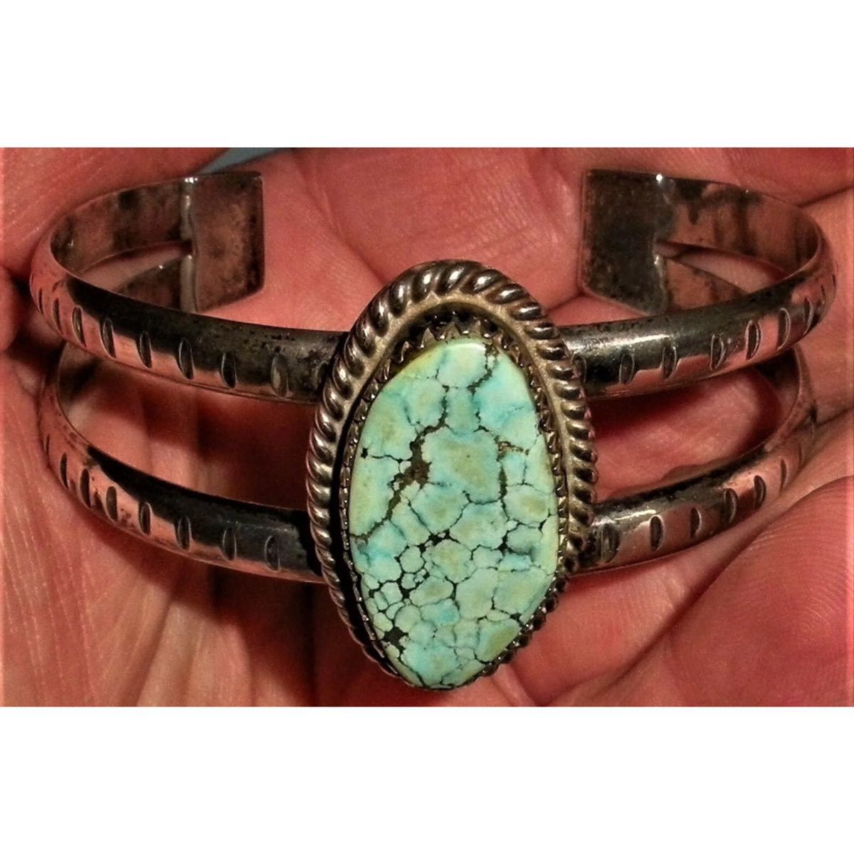 超希少!VTG NAVAJO 1930’s BEAUTIFUL LIGHT BLUE TURQUOISE SILVER BRACELET USA MADEナバホビンテージターコイズシルバーバングル_画像1